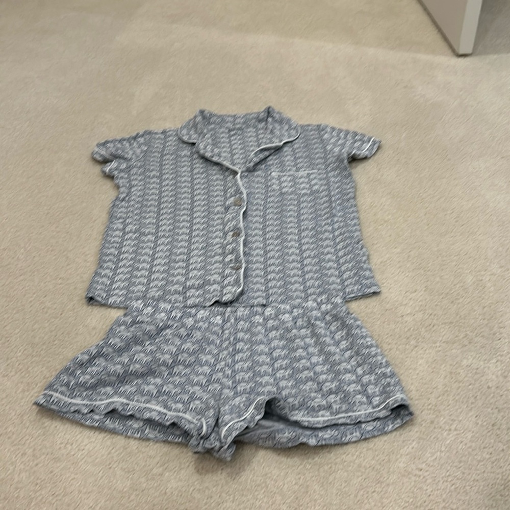 Roller rabbit grey elephant short sleeve pj set